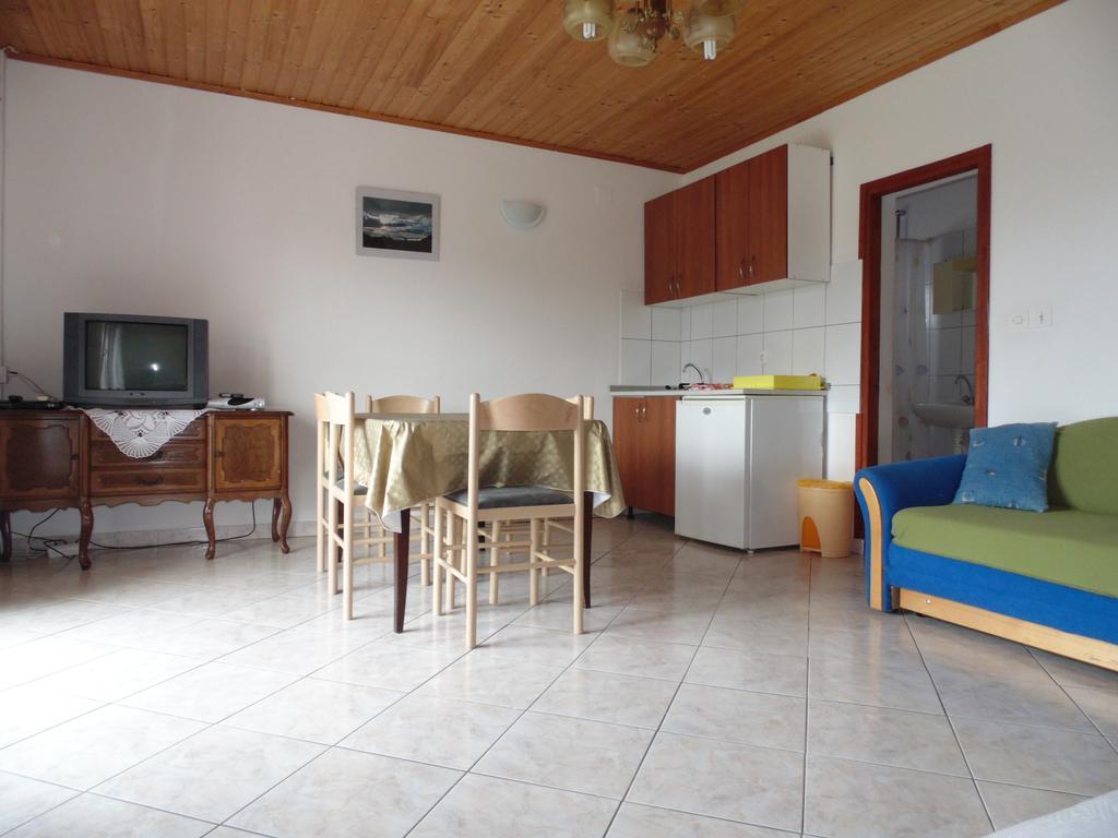 Apartments Cico Starigrad Paklenica Zewnętrze zdjęcie