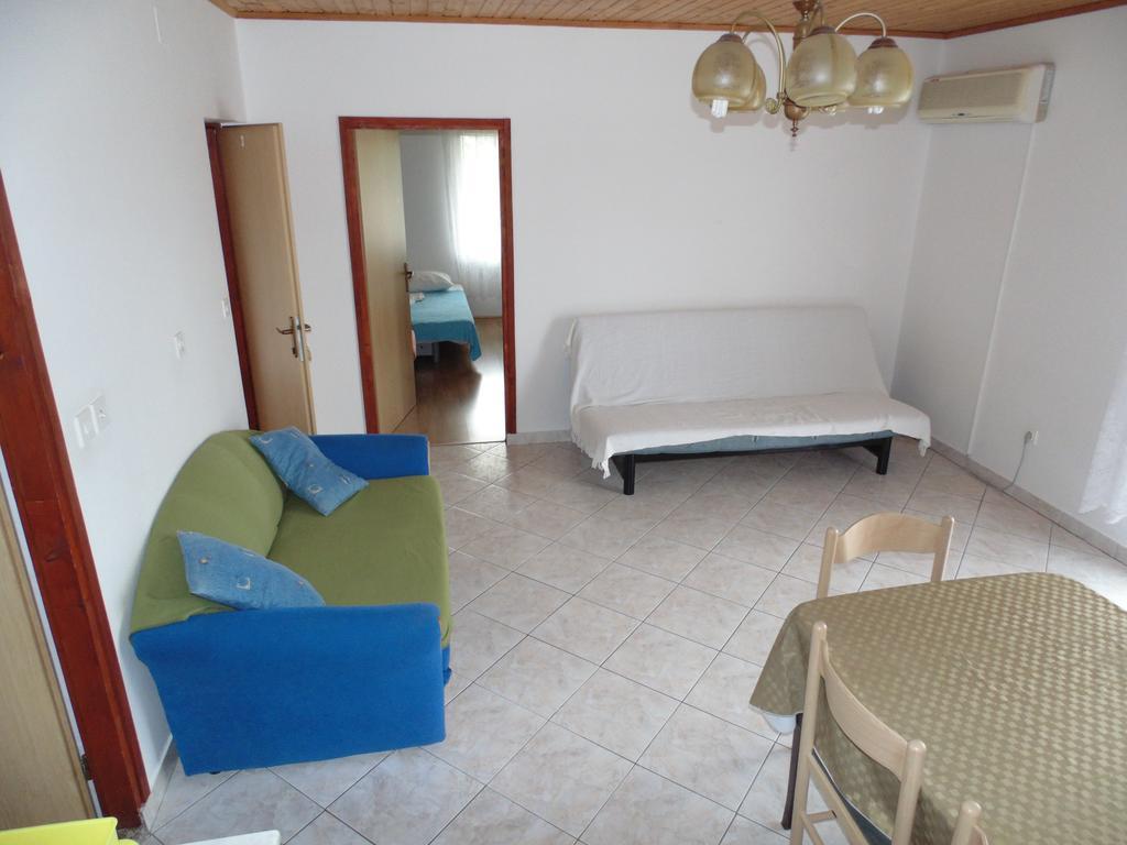 Apartments Cico Starigrad Paklenica Zewnętrze zdjęcie