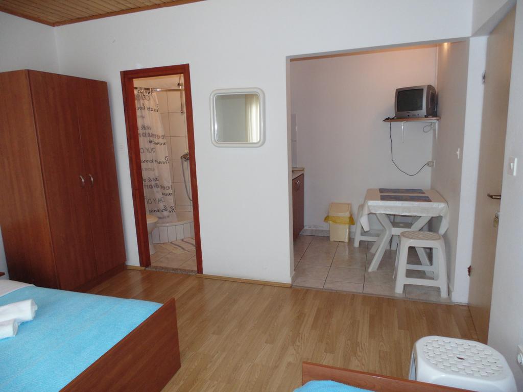 Apartments Cico Starigrad Paklenica Zewnętrze zdjęcie